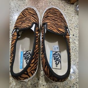 VANS Tiger slip on shoes